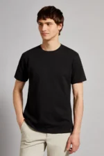 Remera clásica cuello V - Imagen 2